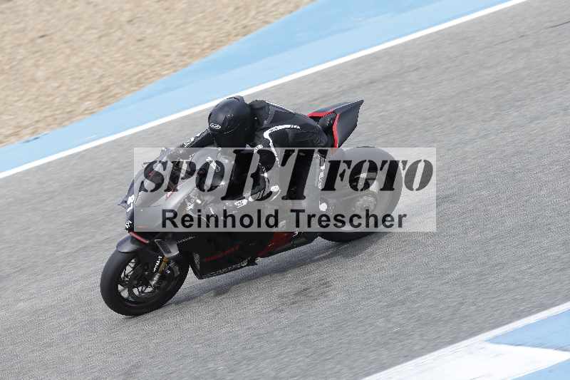 /02 28.-31.01.2025 Moto Center Thun Jerez/gruen-green/81